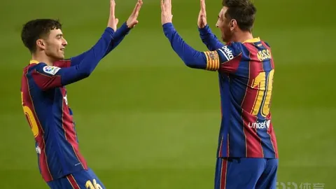 广东队外线三分狂飙，14投8中命中率超五成