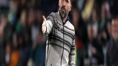 利物浦寻求5000万欧转会引注目，力邀勒沃库森边卫弗林蓬加盟